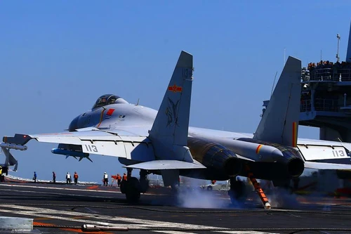 Nhật Bản thông qua ngân sách quốc phòng cao kỉ lục