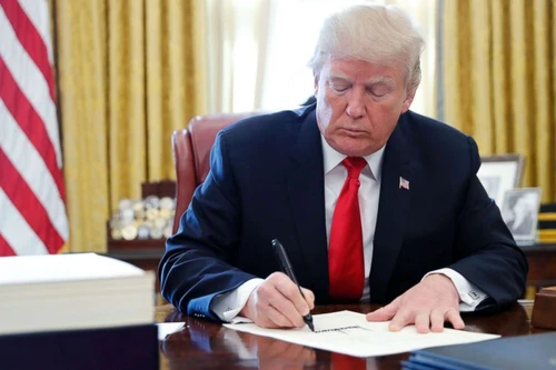 Chính quyền ông Donald Trump đạt kỉ lục về ban hành lệnh trừng phạt