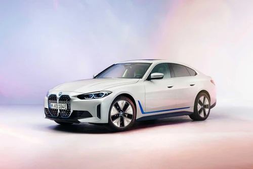 [ẢNH] BMW i4 trình làng với thiết kế đầy thể thao