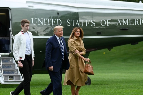Con trai út của Tổng thống Donald Trump dương tính với Covid-19