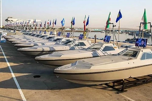 Iran biên chế cùng lúc 340 tàu cao tốc trang bị vũ trang