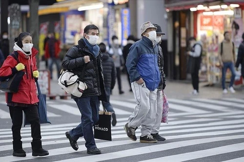 Nhật Bản mở rộng phạm vi ban bố trình trạng khẩn cấp, chấp nhận vaccine Covid-19 mới