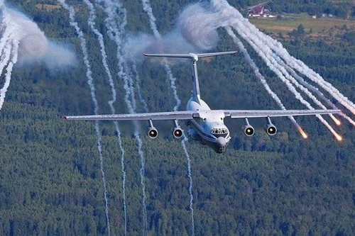 Nga phát triển UAV có khả năng triển khai từ vận tải cơ Il-76