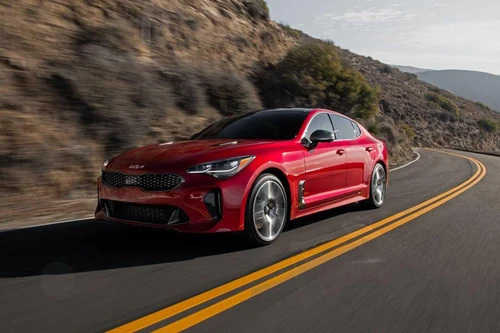 [ẢNH] Kia Stinger 2022: Thiết kế thể thao và mới mẻ