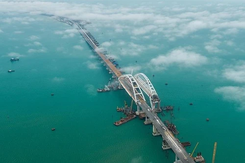 Ukraine cáo buộc Nga chặn lối vào eo biển Kerch