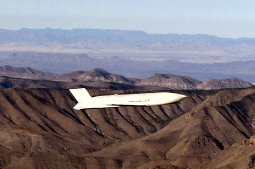 Đài Loan muốn mua tên lửa AGM-158 của Mỹ