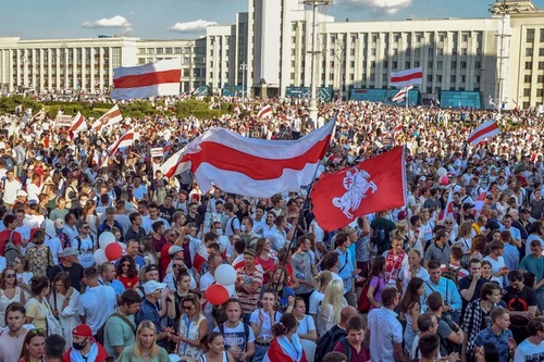 100.000 người Belarus xuống đường phản đối Tổng thống Lukashenko