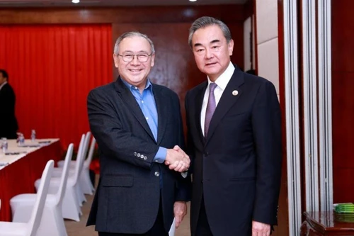 Trung Quốc hứa tặng Philippines 500.000 liều vaccine chống Covid-19