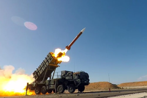 Mỹ bất ngờ rút nhiều khí tài quân sự khỏi vịnh Persian