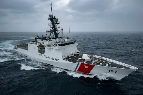 [ẢNH] Tuần duyên Mỹ nhận tàu tuần tra Legend thứ 8, rộng đường trao tặng Hamilton