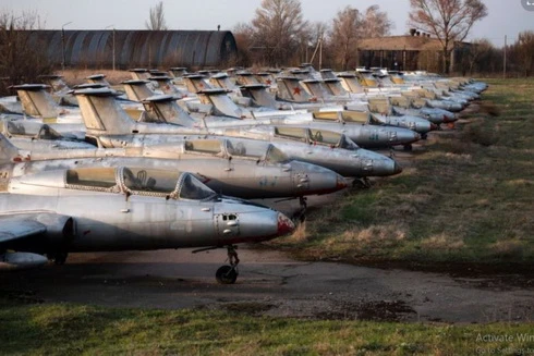 [ẢNH] Dàn máy bay quân sự bị lãng quên của không quân Ukraine