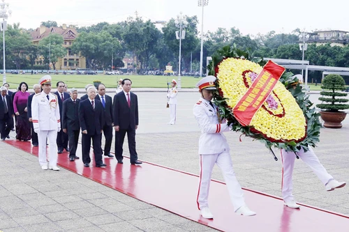 Lãnh đạo Đảng, Nhà nước viếng Chủ tịch Hồ Chí Minh và các anh hùng, liệt sĩ
