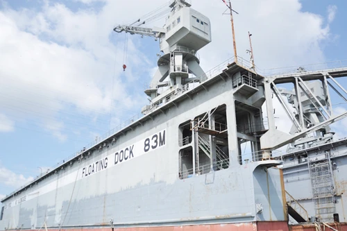 Vinalines tiếp tục xin bán ụ nổi 83M để trả nợ