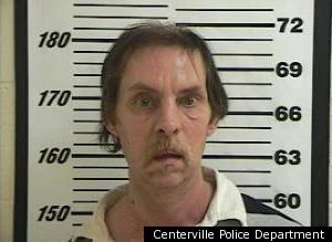 Bắn hàng xóm suýt chết vì nghĩ vợ bị hiếp bằng "ngoại cảm"