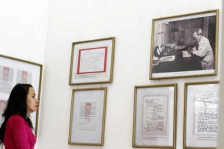 Trưng bày hơn 100 bút tích của Chủ tịch Hồ Chí Minh 