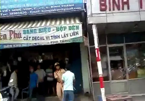 Đình chỉ công tác người tấn công CSGT giữa phố 