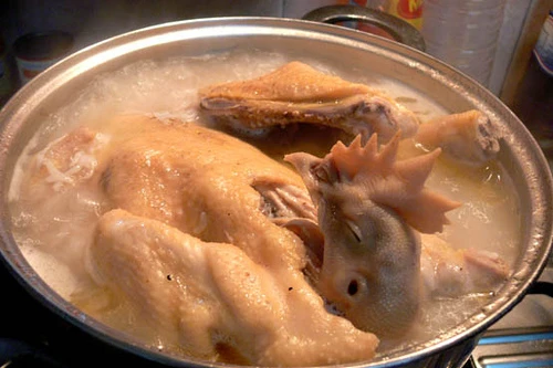 Bế tắc vụ án "con gà và nồi cháo"!