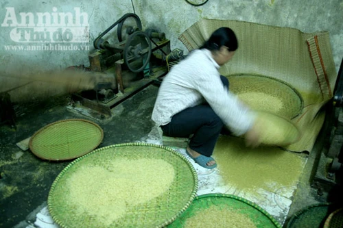 "Tự tay cắt cổ" chính mình