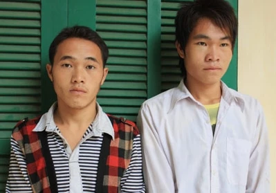 Bắt 2 đối tượng buôn người qua biên giới