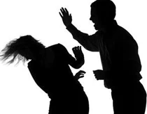 Ghen tuông, đánh vợ dã man bằng điếu cày