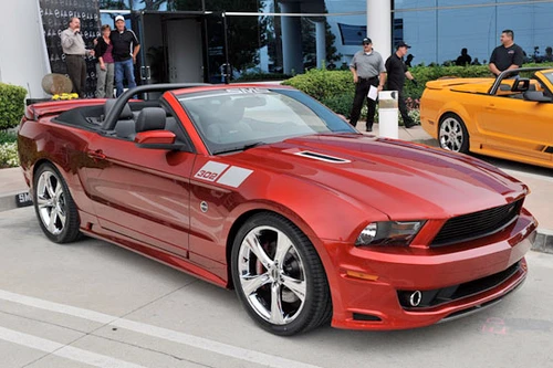 Ấn tượng 302 Mustang Convertible 2012 của SMS Supercars