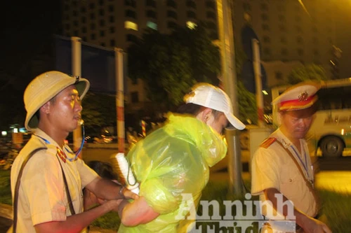 Mạnh tay là đúng 