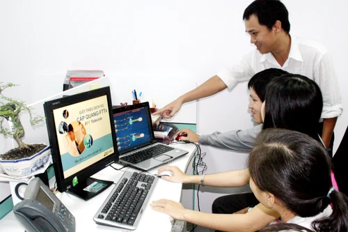 Kiếm bộn tiền qua mạng xã hội