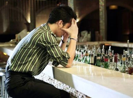 Bị nữ giám đốc ép quan hệ tình dục - phải làm sao?