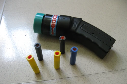 Xả súng vào cảnh sát cơ động