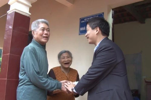 Báo ANTĐ trao tặng 2 nhà tình nghĩa tại Hưng Yên