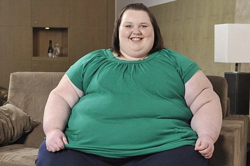 Thiếu nữ béo nhất nước Anh phải nhập viện