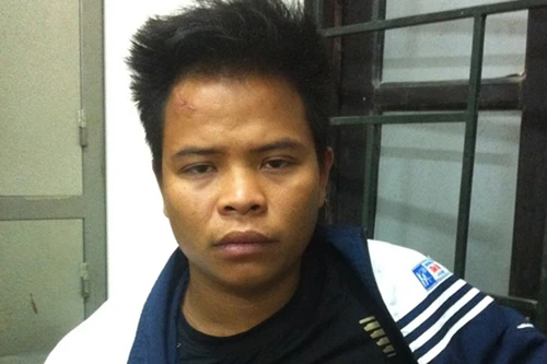 "Chạm vai" nhau ở đám cưới, côn đồ thôn đâm chết người