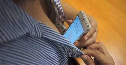 Choáng vì iPhone 5S được mở khoá bằng... đầu ti!