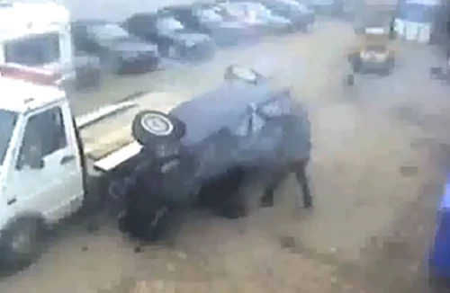 Dở khóc, dở cười những tình huống vận chuyển xe ô tô