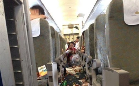 Máy bay của VNA rơi tự do hơn 100m là do gặp nhiễu động