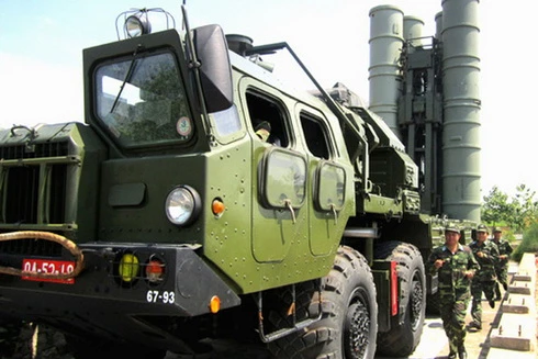 [ẢNH] Tính năng của S-300PMU-1 sánh ngang S-300PM-2 Nga cấp cho Syria?