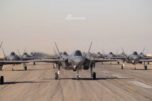 [ẢNH] Màn trình diễn "Voi đi bộ" hoành tráng chưa từng thấy của tiêm kích tàng hình F-35