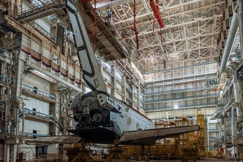 [ẢNH] "Đột nhập" cơ sở tuyệt mật đang cất giữ tàu con thoi Buran của Liên Xô