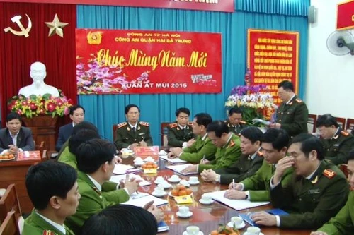 Thượng tướng Đặng Văn Hiếu thăm và chúc Tết Công an quận Hai Bà Trưng