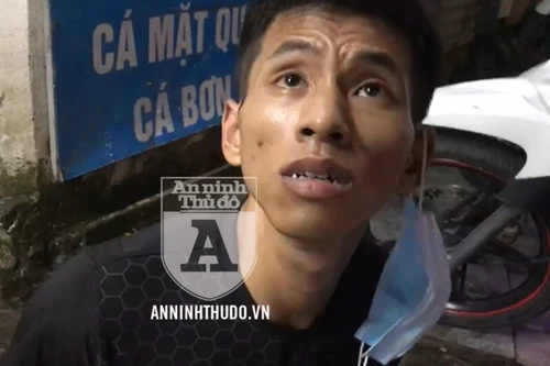 [CLIP] Vào chốt 141, nam thanh niên 'ngơ ngác' trước... gói ma túy trong túi quần