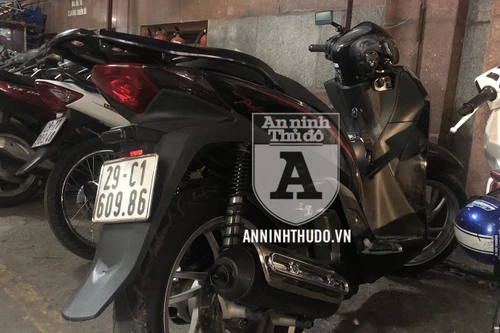 Đi xe máy SH lắp biển 'tráo đổi', người phụ nữ vẫn bị lộ tại chốt 141