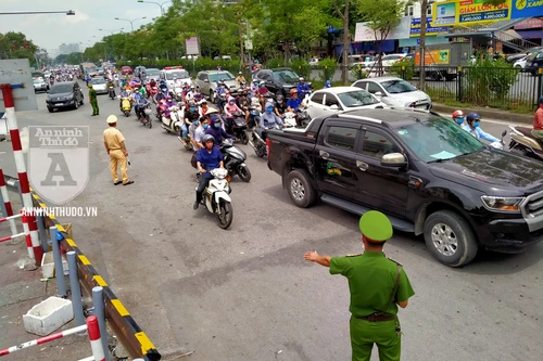[ẢNH] Một ngày 'ướt sũng mồ hôi' khi làm nhiệm vụ của Cảnh sát Trật tự (113)