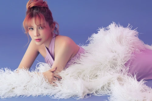 Khả Như khoe vóc dáng, nhan sắc mặn mà