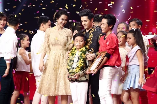 Trịnh Nhật Minh - trò "cưng" của Đông Nhi, Ông Cao Thắng đăng quang "Giọng hát Việt nhí"