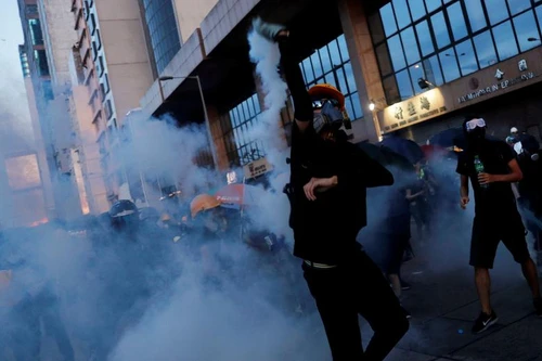 [ẢNH] Liên tiếp các cuộc biểu tình bạo lực ở Hồng Kông, cảnh sát trấn áp mạnh tay