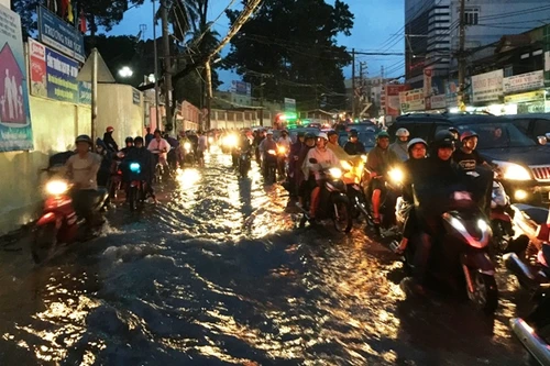 TP.HCM 8 năm loay hoay chống ngập với 29.000 tỷ đồng: Chống chỗ này lụt chỗ kia