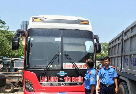 Nhà xe Anh Huy - Đất Cảng: Xe khách bị tước phù hiệu vẫn hoạt động