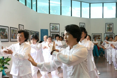 Khi cha mẹ già “khó ở”