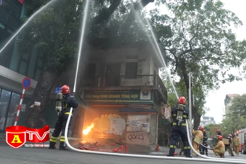 Diễn tập phương án PCCC và CNCH tại chợ Châu Long