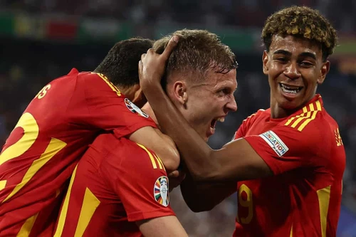 Quật ngã Pháp, Tây Ban Nha vào chung kết EURO với chiến tích chưa từng có